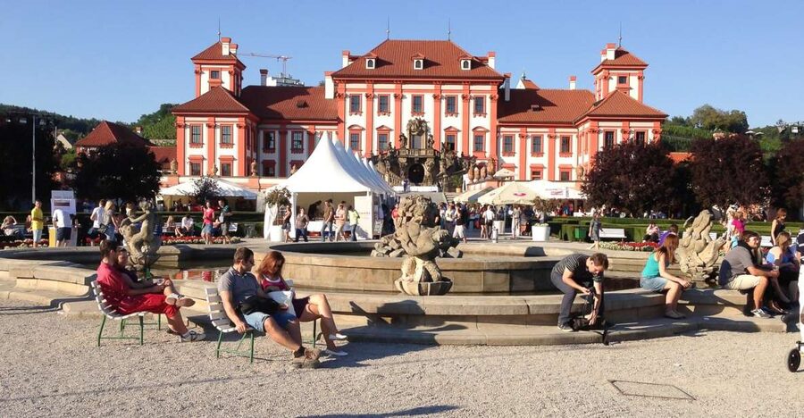 Prague: River & Park Bike Tour to Troja Chateau - Finishing with a Czech beer