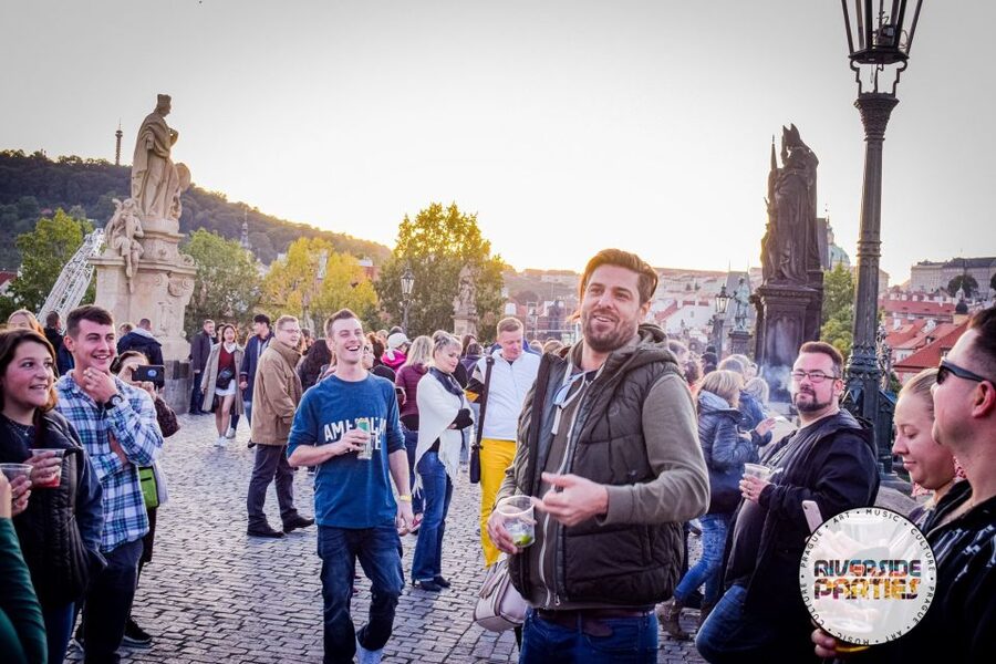Prague Riverside Parties Tour - Who should book the Prague Riverside Parties Tour?