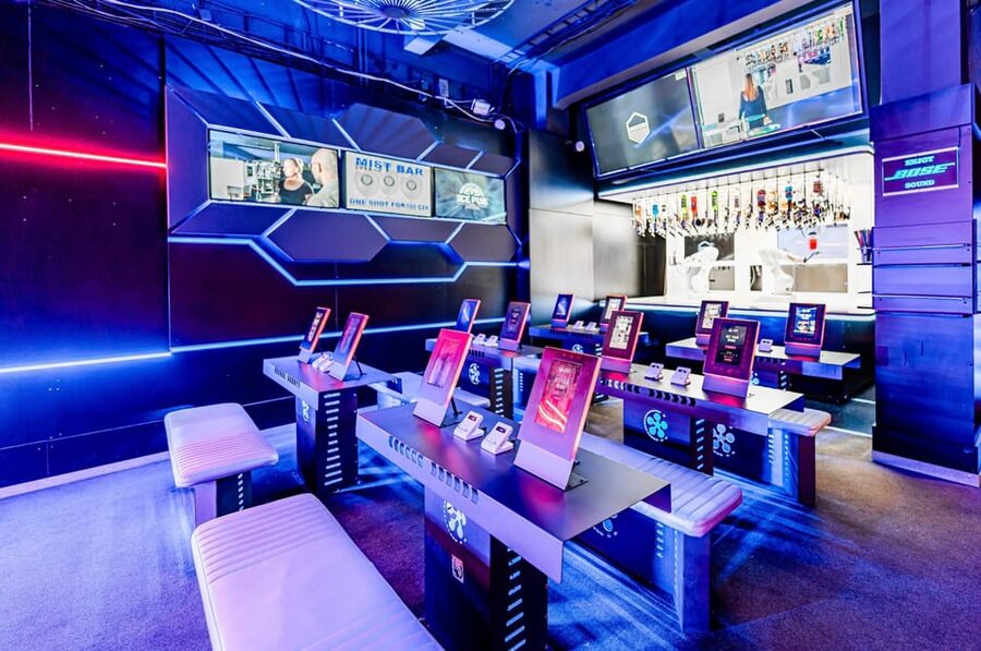 Prague: Robotic Bar Entry with a Drink Included - Who will enjoy this most?