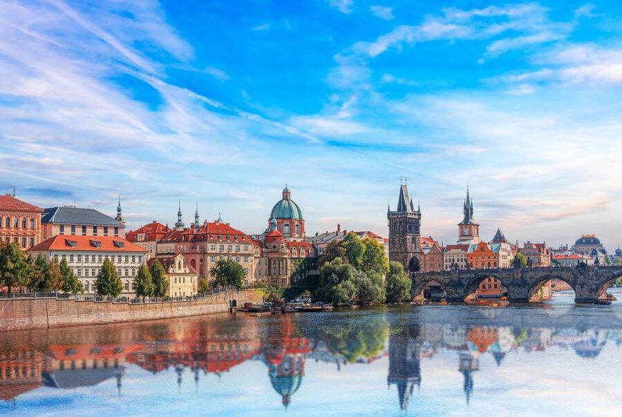 Prague Royal Castle, St Vitus, Golden Lane Tour with Tickets - How the private guide changes the visit