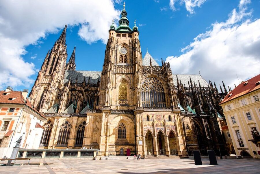 Prague Royal Castle, St Vitus, Golden Lane Tour with Tickets - Which version should you book?