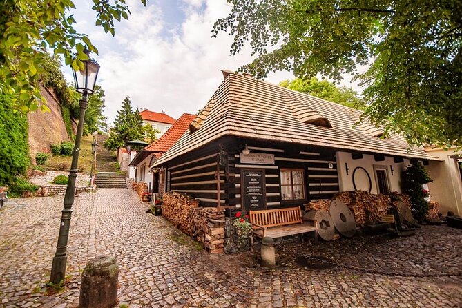 Prague's charming old places tour in Russian language - Prague Castle courtyards and the hilltop view