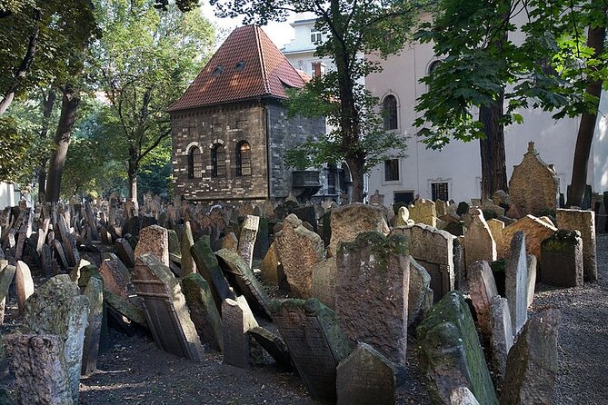 Prague's Jewish Quarter: A Self-Guided Audio Tour - Spanish Synagogue and the limits of an outside tour