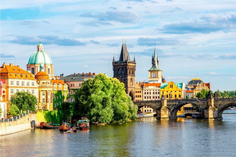 Prague: Scavenger Hunt Self-Guided Tour - Old Town Square, Týn Church, and St. Nicholas