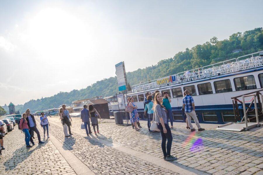 Prague: Sightseeing Boat Cruise with Buffet Dinner - Inside comfort versus open-deck views