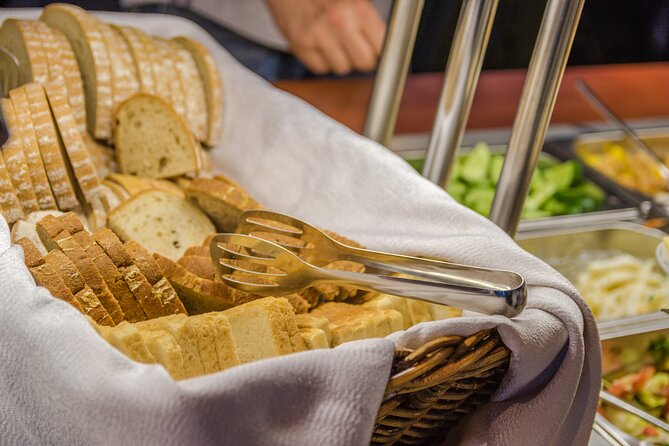 Prague: Sightseeing Boat Cruise with Buffet Dinner - Kampa and Charles Bridge from the water
