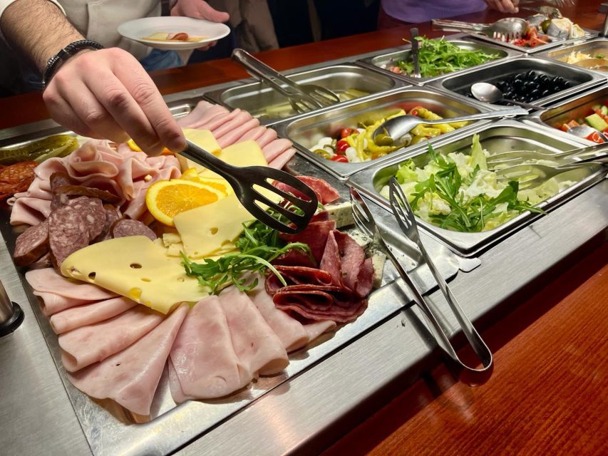 Prague: Sightseeing Boat Cruise with Buffet Dinner - The lock delays you should understand