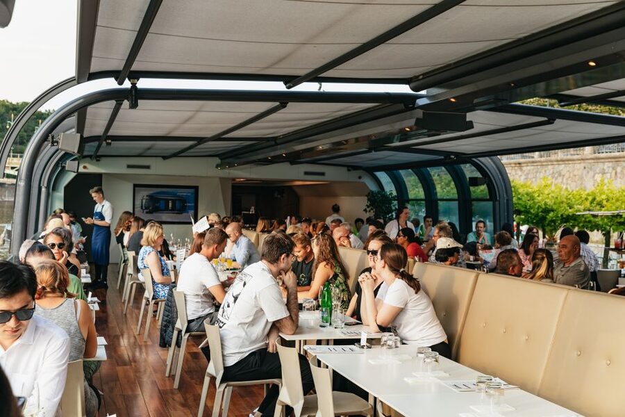 Prague: Sightseeing Dinner Cruise on Open-Top Glass Boat - Key details before you book