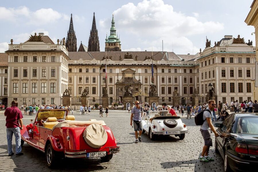 Prague: Skip-the-line Castle Ticket and Optional AudioGuide - Getting there and staying comfortable