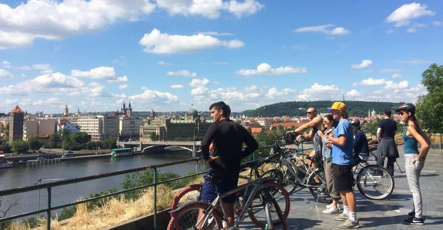 Prague: Stunning Viewpoints, Castle, City & Park Bike Tour - Key points before you book