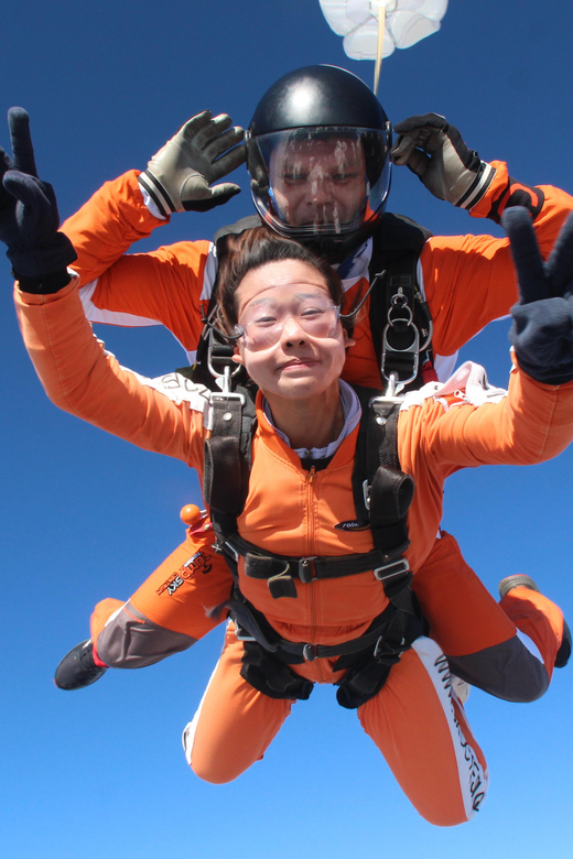 Prague: Tandem Skydiving 14,000ft over Prague with Transfers - Key points to know before you book