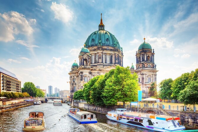 Prague to Berlin - private transfer with 2 hours of sightseeing - What the driver does, and what the driver does not do