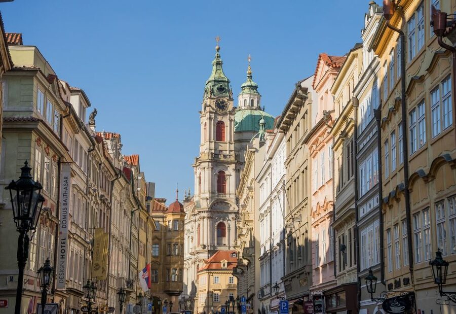 Prague Tour in Spanish - From imperial Prague to Czech national identity