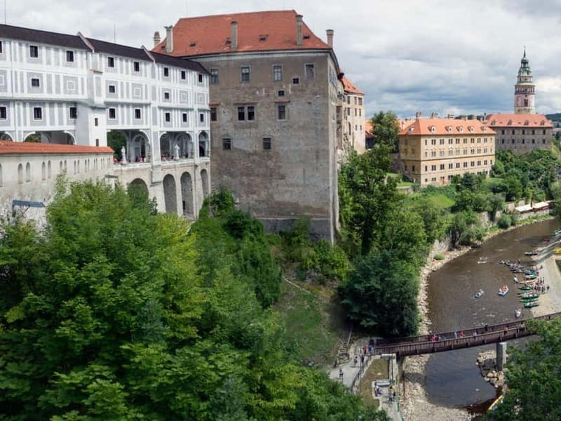 Prague: Transfer to Vienna via fabulous Cesky Krumlov - How good is the $262 value?