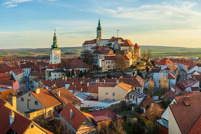 Prague-Vienna One-Way Sightseeing Day Tour - A sightseeing transfer instead of a plain train ride
