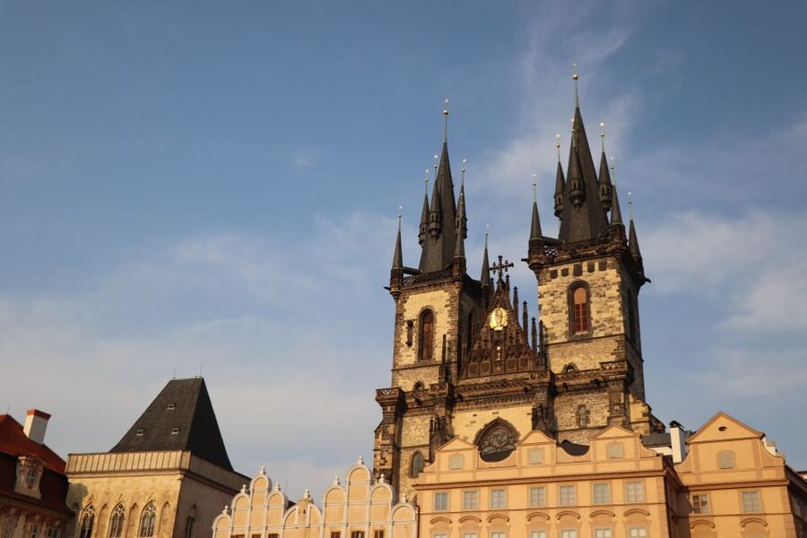 Prague: Vintage Car Ride and Walking Tour - A vintage-car opening across central Prague