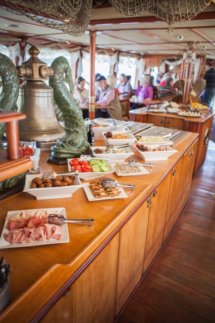 Prague: Vltava River Evening Dinner Cruise - How the $69 price holds up