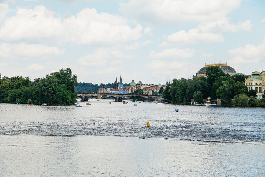 Prague: Vltava River Lunch Cruise in an Open-Top Glass Boat - Prague Castle, Kampa Island, and the historic center