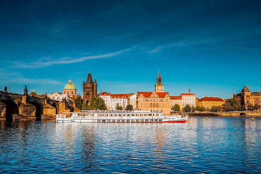 Prague: Vltava River Night Cruise with Buffet - Who should book this cruise?