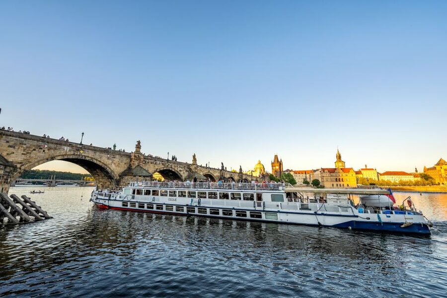 Prague: Vltava River Night Cruise with Buffet - Seating, groups, and comfort
