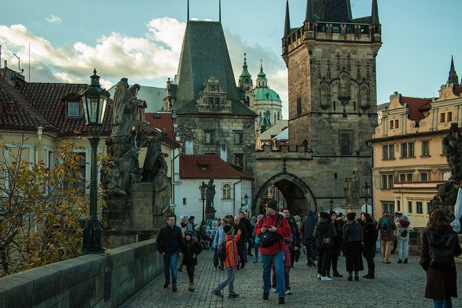 Prague Walking Tour in German: Old Town and Prague Castle - What the $32.56 price gives you
