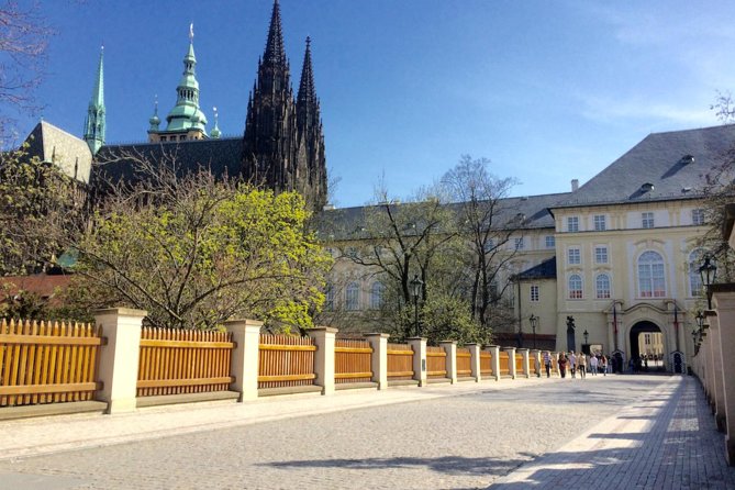 Prague Walking Tour in German: Old Town and Prague Castle - Practical advice for the 2:30 pm departure
