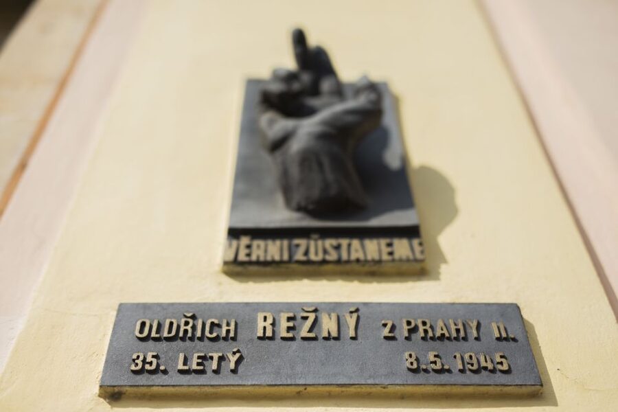 Prague: World War 2 and Operation Anthropoid Walking Tour - Wenceslas Square and Petschek Palace
