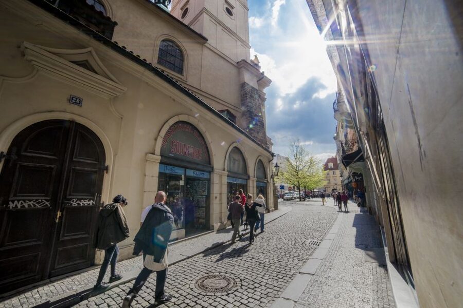 Prague: World War 2 and Operation Anthropoid Walking Tour - How the guides shape the experience