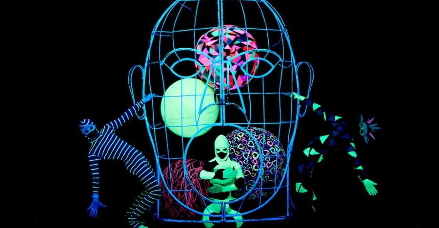 Prague: WOW Show Black Light Theater - Why the visual effects work
