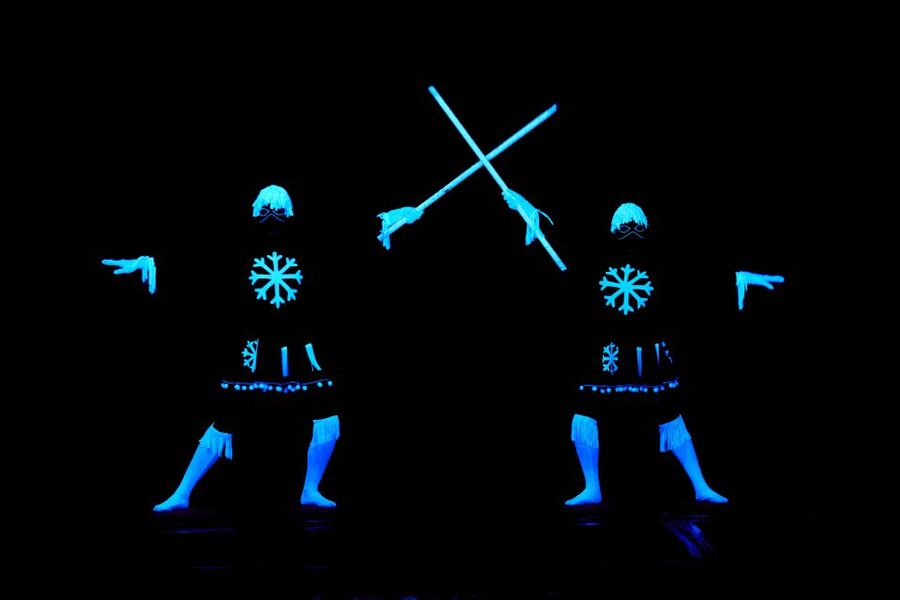 Prague: WOW Show Black Light Theater - What happens during the 65 minutes
