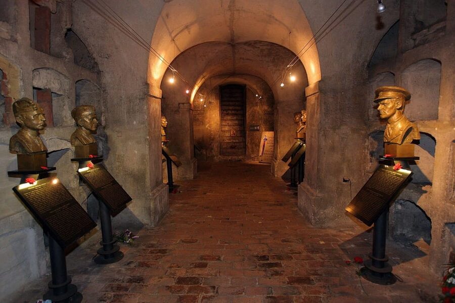 Prague: WWII Tour with Local Historian SMALL GROUP - Is $61 a fair price for 2.5 hours?