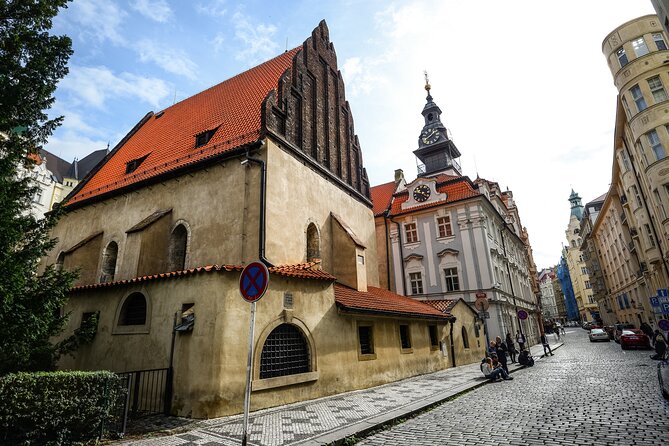 PRIVATE: 3h Stories of Prague Jewish Quarter Tour, drink included - Spanish Synagogue: ornate design with a different mood