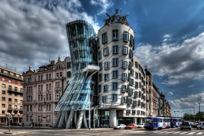 Private 4-hour City Tour of Prague with driver & official guide w/ Hotel pick up - Prague Castle in 15 minutes