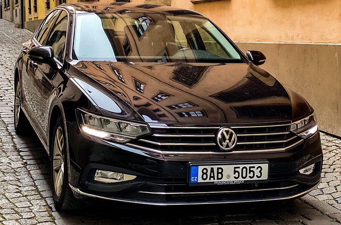 Private ARRIVAL Transfer by LIMOUSINE 3+1pax - My practical verdict for Prague arrivals