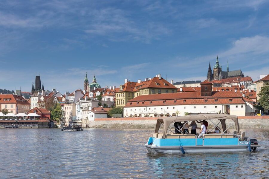 Private Boat Cruise With Unlimited Prosecco - Music, Prosecco, and the pace of the hour