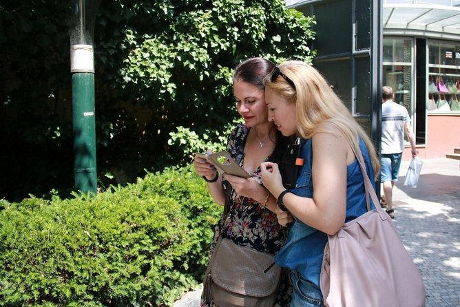 Private city discovery tour - A Historical Treasure Hunt - Why the private format works for teams