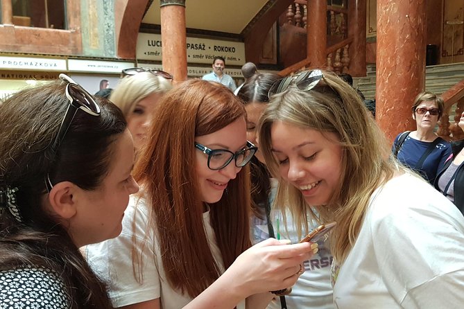 Private city discovery tour - A Historical Treasure Hunt - Hosts who keep the activity on track