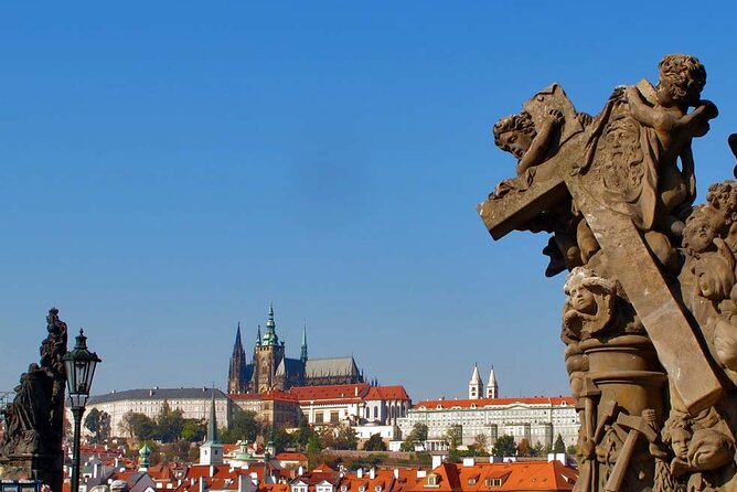 Private Custom Tour: Half-Day Tour of Prague Castle and Old Town - St. Vitus Cathedral and a thousand-year building project