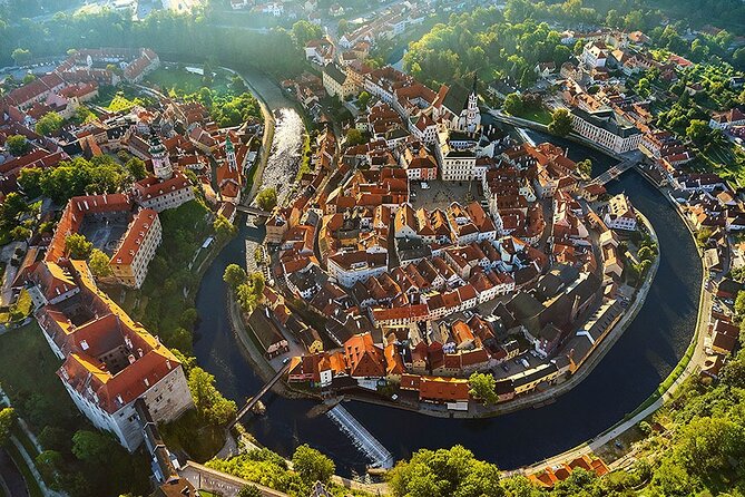 Private Day Trip from Prague to Cesky Krumlov - Holašovice: 45 minutes among rural Baroque farmsteads