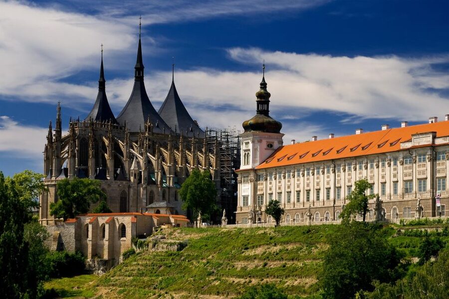 Private Guided Tour from Prague to UNESCO Kutna Hora - Sedlec Monastery and the Bone Church