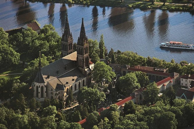 Private Half-Day Sightseeing Tour in Prague - Comfort, vehicles, and the price