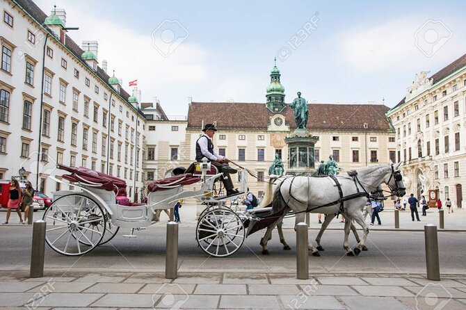 Private one way transfer from Cesky Krumlov to Vienna - The value of $568.25 for up to four people