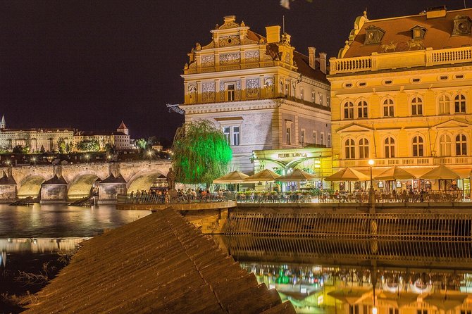 Private & Personalized Prague Night Tour with a Local Guide - Why Prague at night works so well