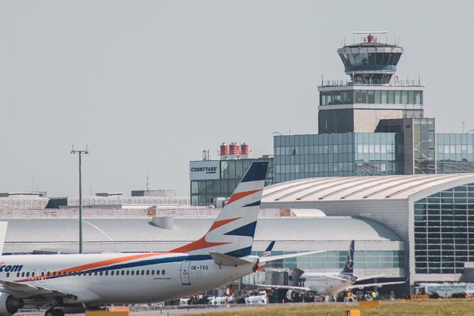 Private Prague Airport Departure Transfer - The car, luggage space, and ride itself