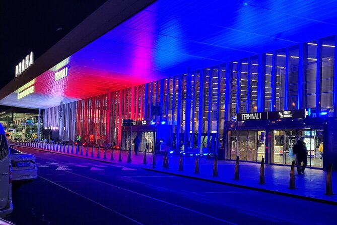 Private Prague Airport Departure Transfer - Meeting your driver in the lobby