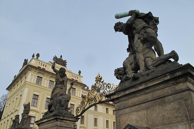 Private Prague Castle Tour with a Czech Guide, meet up at hotel - What the private format adds to the price