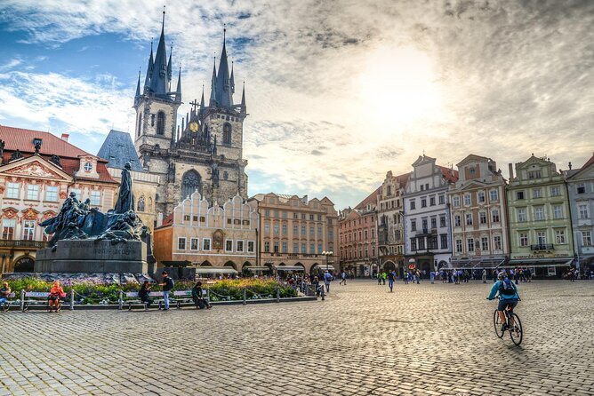 Private Prague City Highlights Tour with a Stop at a Czech Cafe - Reaching Prague Castle by tram or on foot