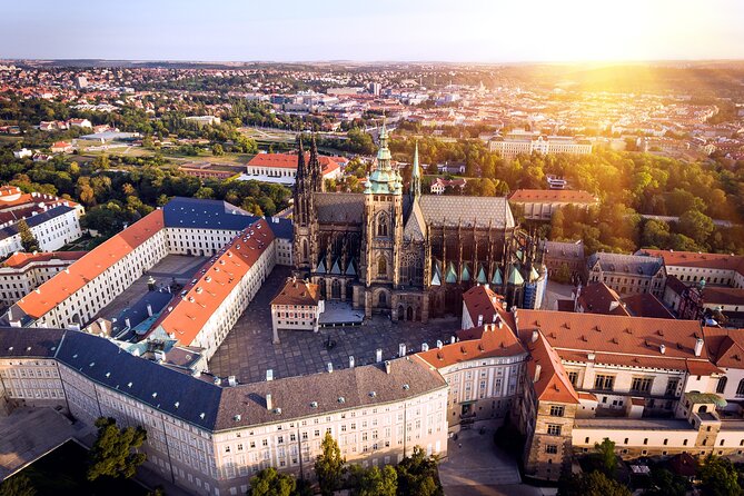 Private Tour of Prague Castle Interiors and Lunch included - What the private format changes