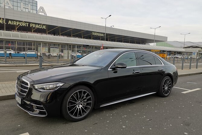 Private Transfer from Prague Airport to Prague City Hotels 1 - 3 pax - Hotel drop-off without a second change