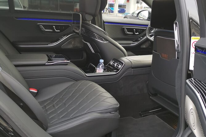 Private Transfer from Prague Airport to Prague City Hotels 1 - 3 pax - The driver can shape your first Prague impression